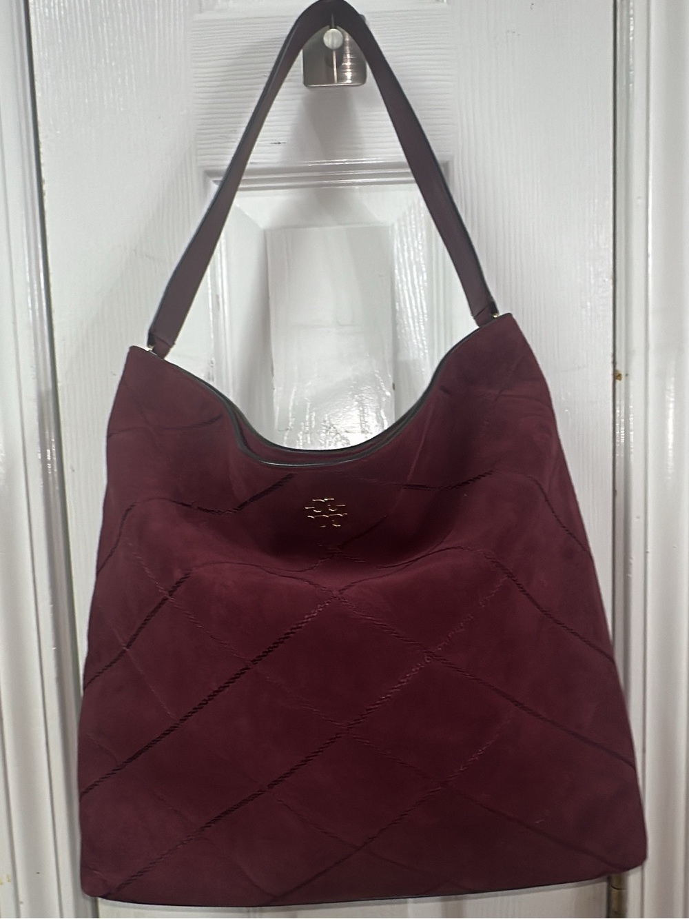 Tory Burch NWT Port Frida Stitched Suede Hobo
Tote Quilted Burgundy (bags17)